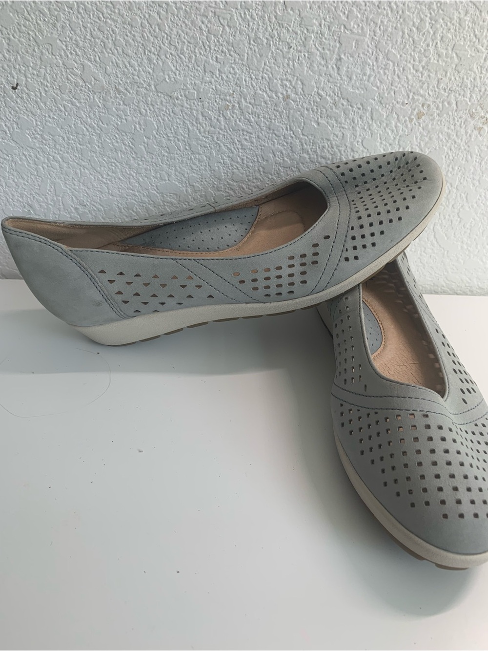 Earth Women's Perforated Light Gray Slip-On Flats